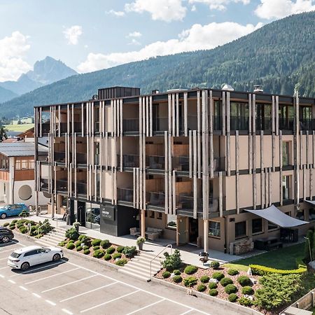 Hotel Christof Monguelfo-Tesido / Welsberg-Taisten ภายนอก รูปภาพ